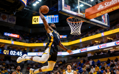 NBA篮球比赛直播 - 球员扣篮瞬间
